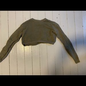 A dark green divide H&M Crop top